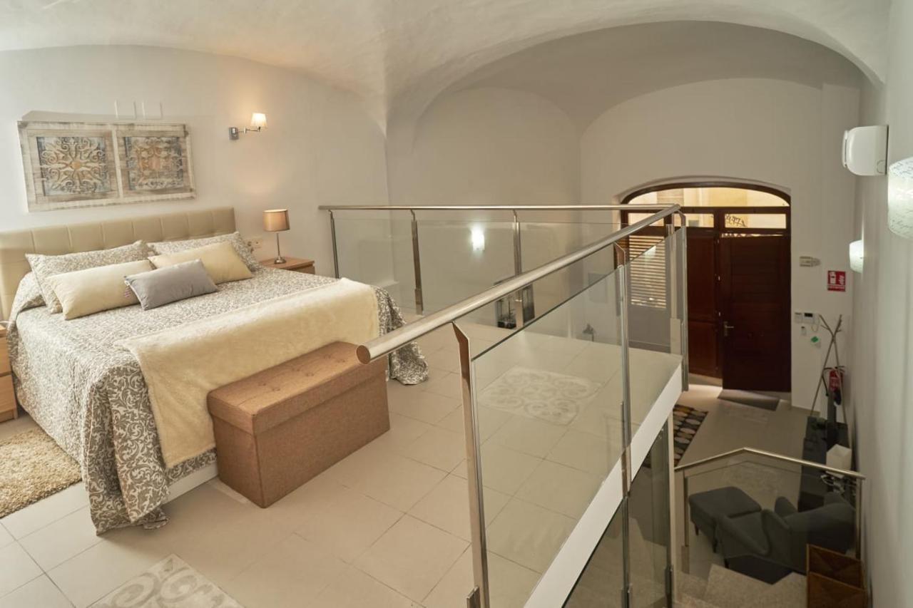 Apartamento Turistico Centro Monumental -- Caces Zewnętrze zdjęcie